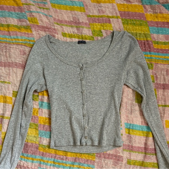 Brandy Melville Longsleve Grey Tee - Picture 1 of 2